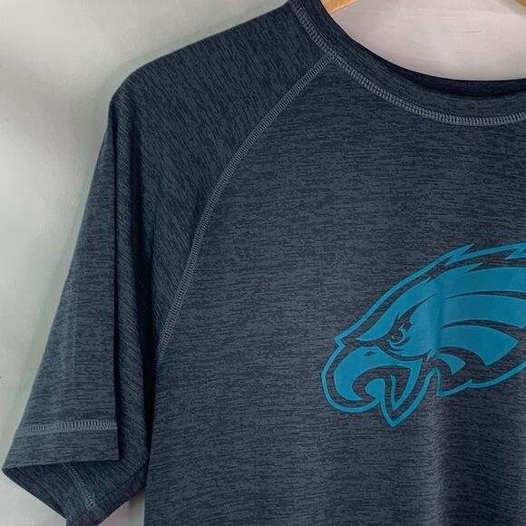 NFL Team Apparel Gray and Green Eagles T-shirt. - Picture 4 of 11